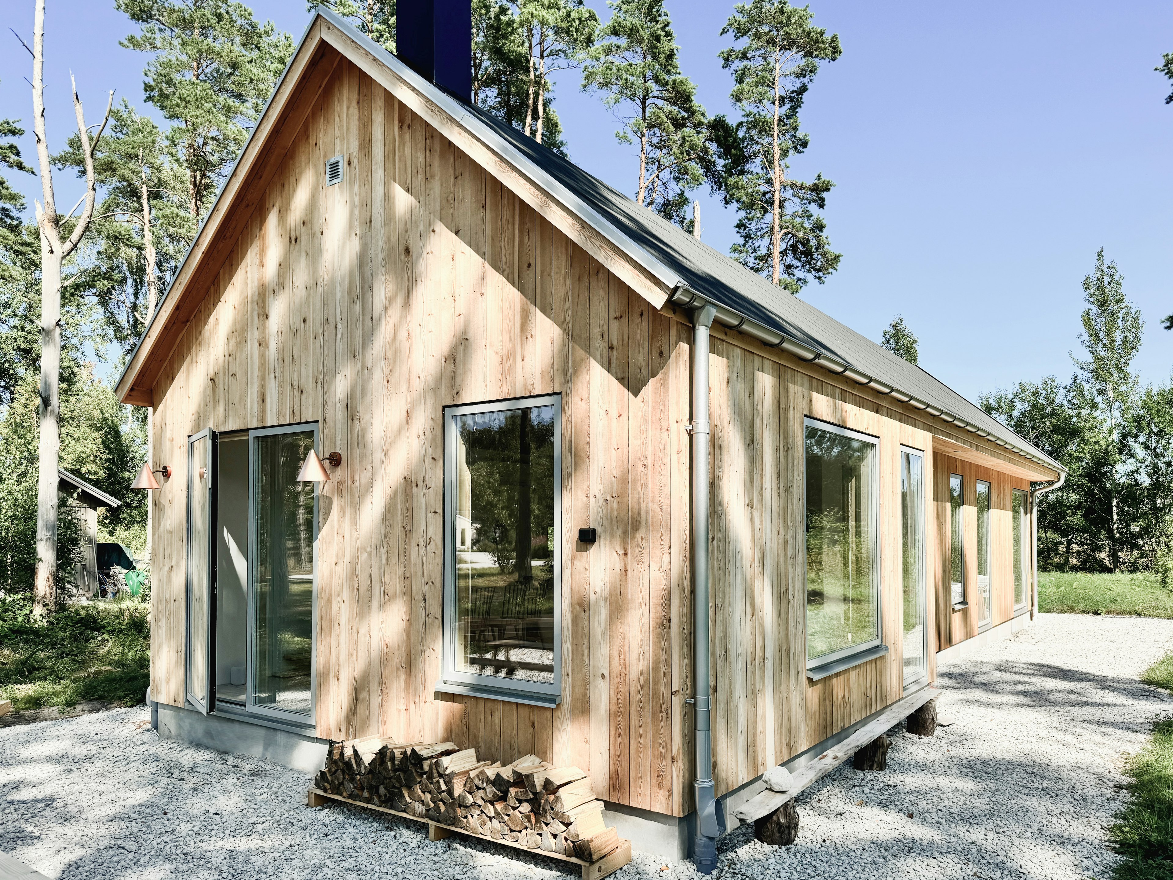 Villa Wendborg på Gotland – arkitektkontor Ascape Arkitektur har skapat ett fritidshus som smälter in i landskapet.