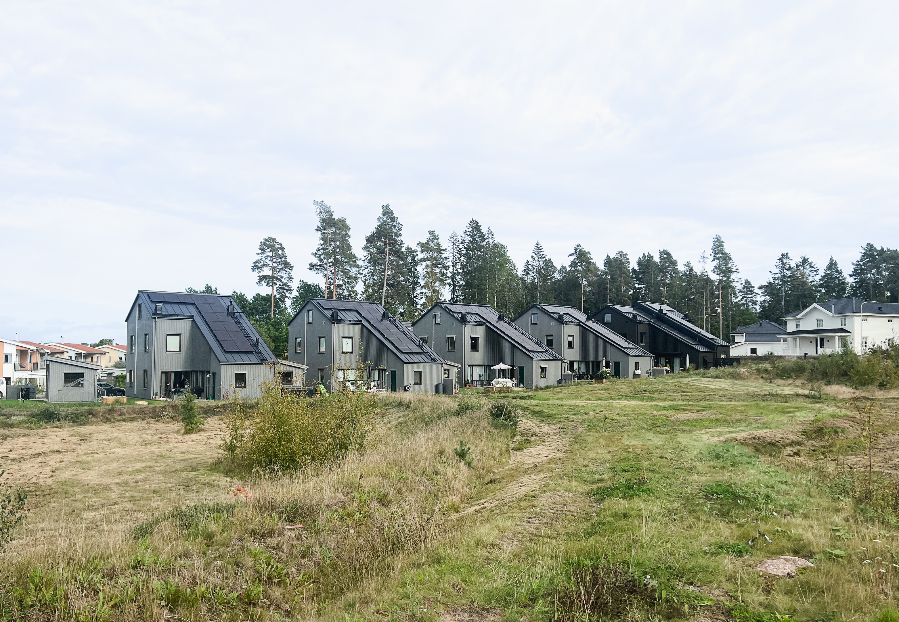 Översiktsvy över Vallhusen i Hjulsbro, Linköping – ett bostadsområde med friliggande hus och parhus ritade av arkitektkontor i Stockholm.