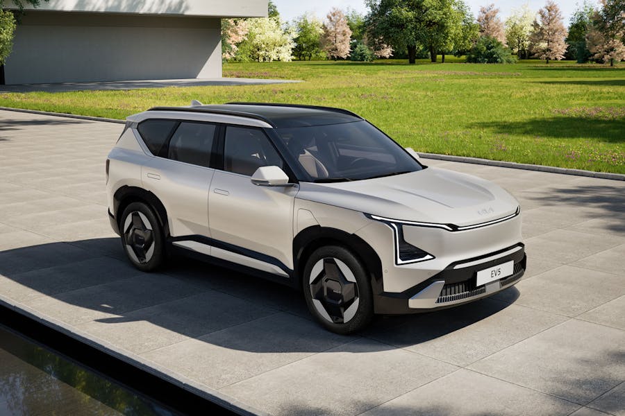 Kia-EV5-ad-framan-og-hlid