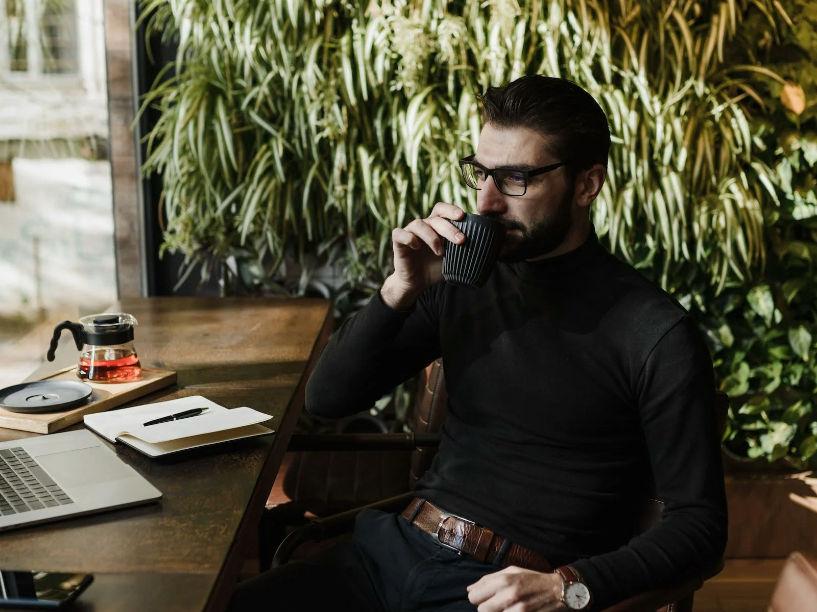 Président asl en train de gérer et administrer son asl avec la plateforme ASL Community