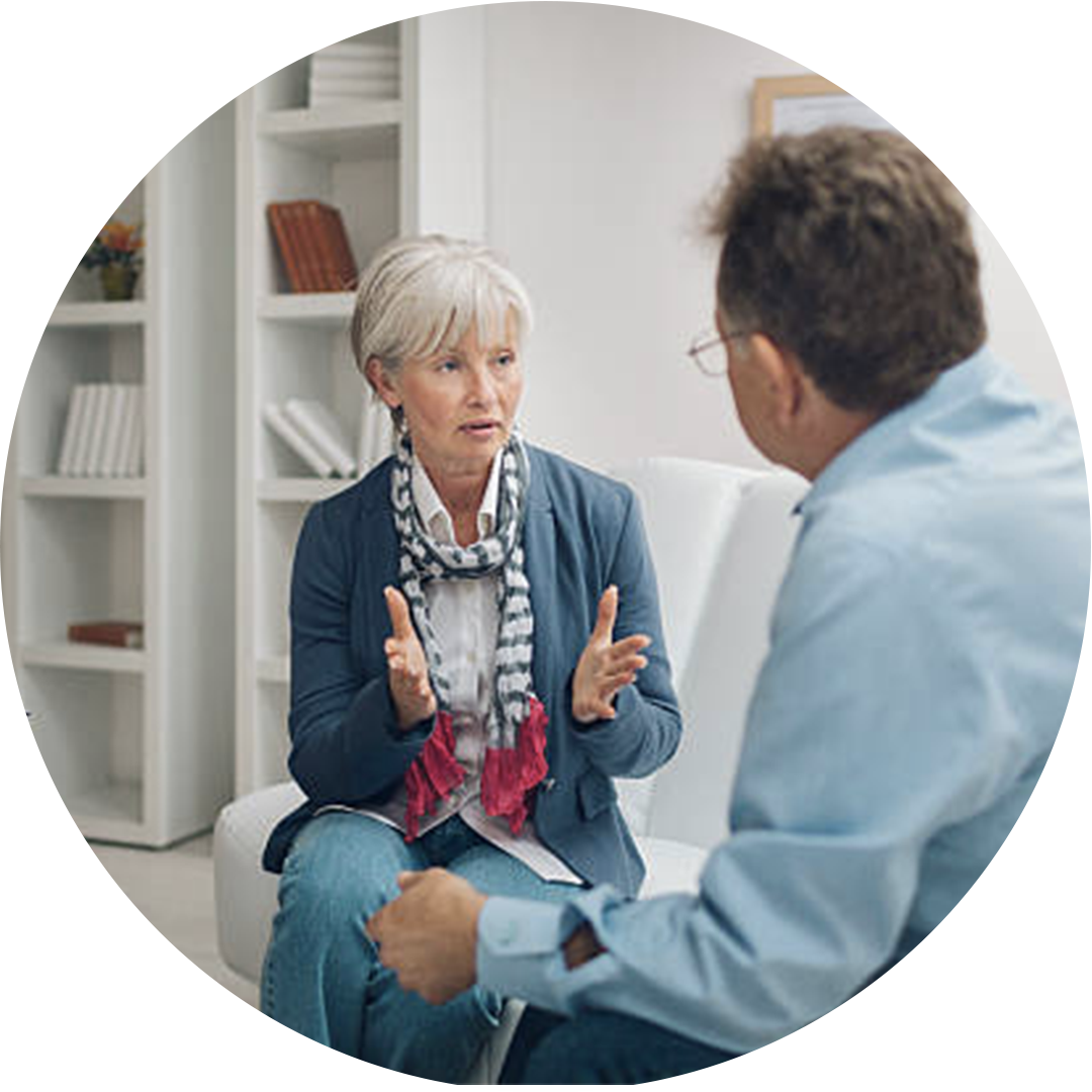 Deux membres de bureau ASL qui échangent