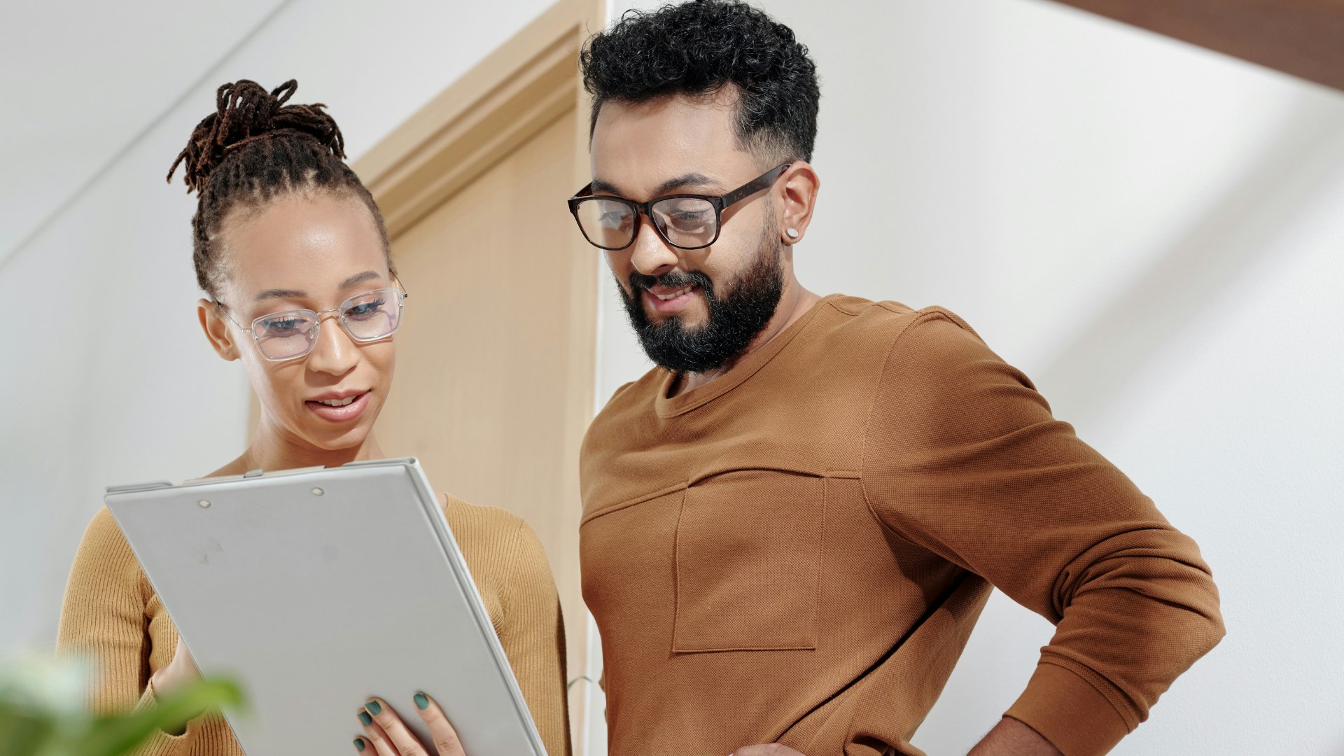 Propriétaires asl lisant le pv ag