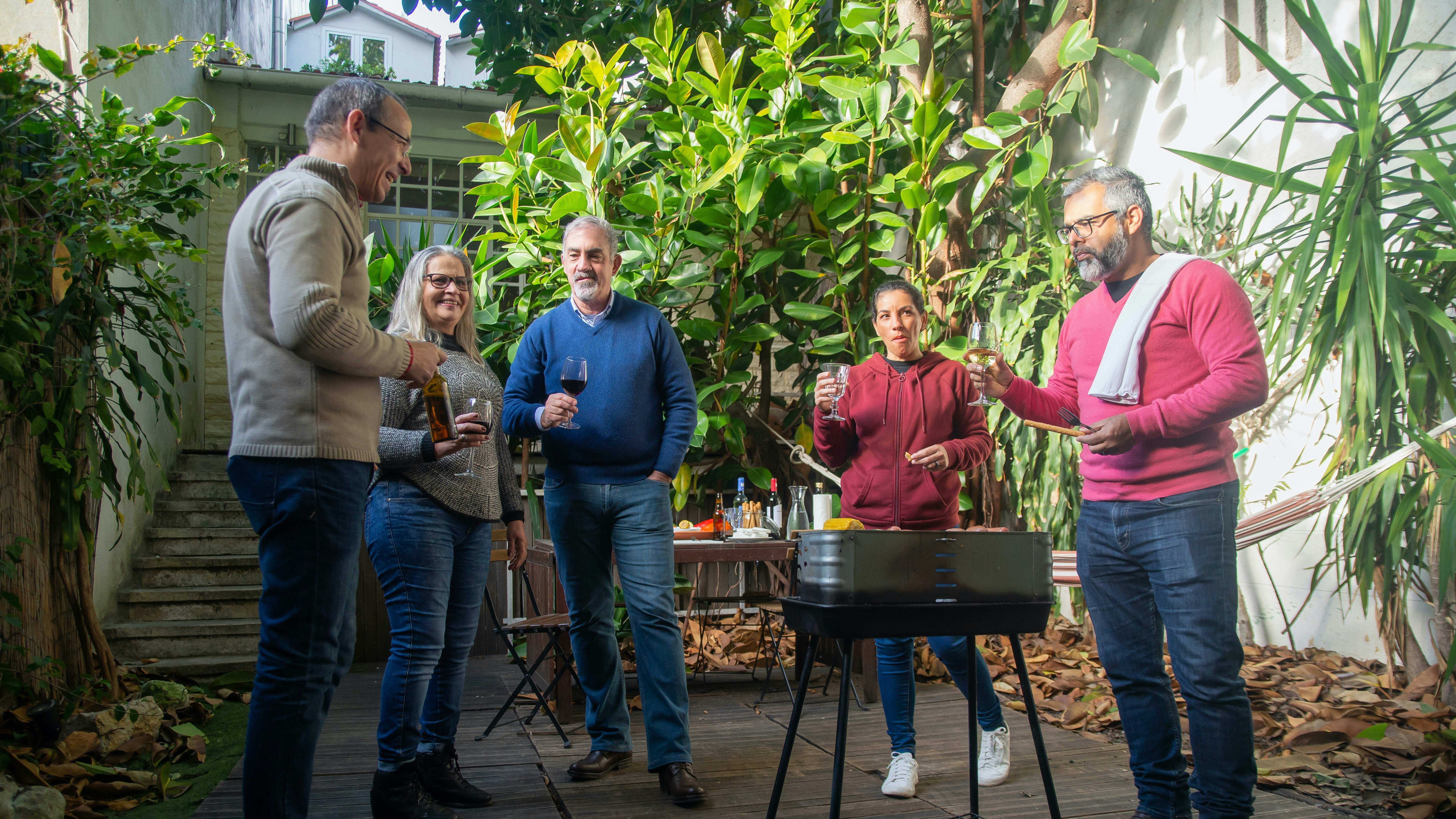 Fête des voisins autours dans les espaces communs du lotissement