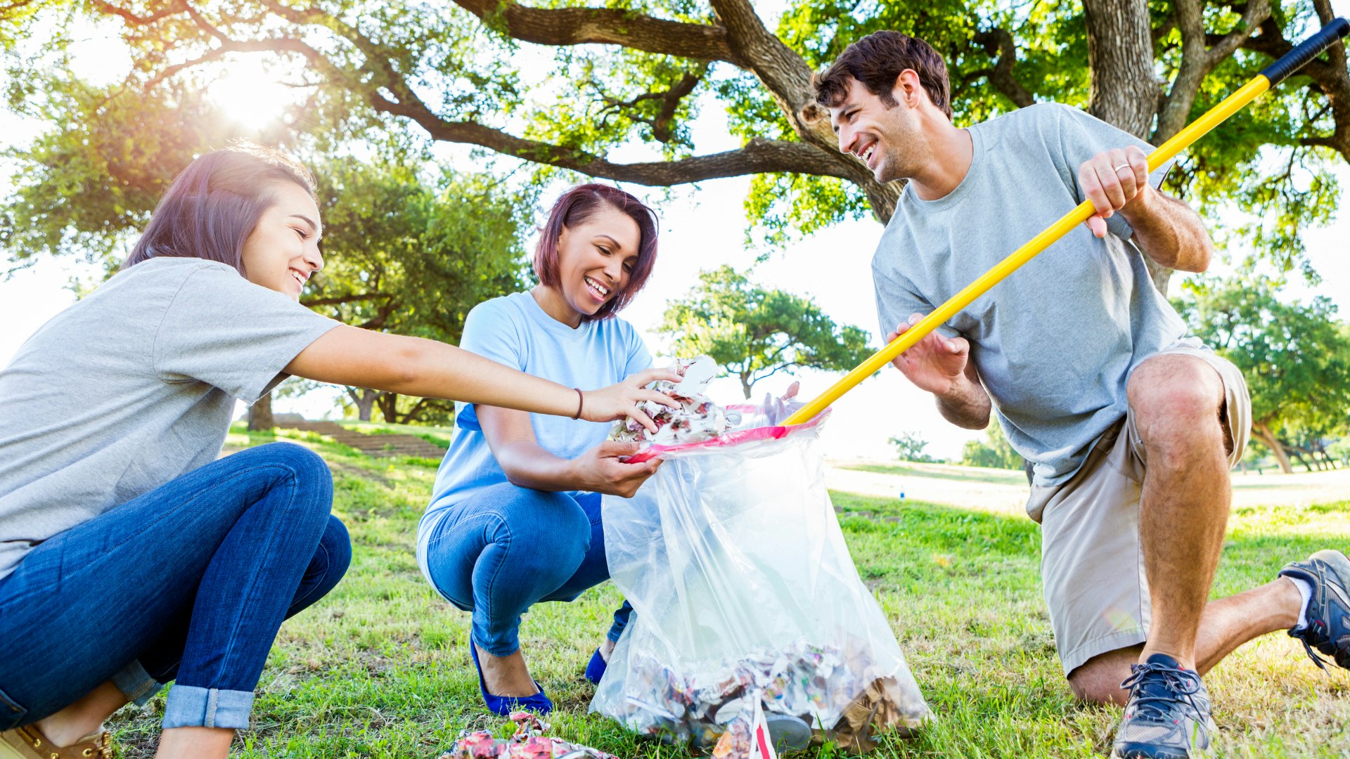 membres asl s'occupant de l'entretien des espaces verts 