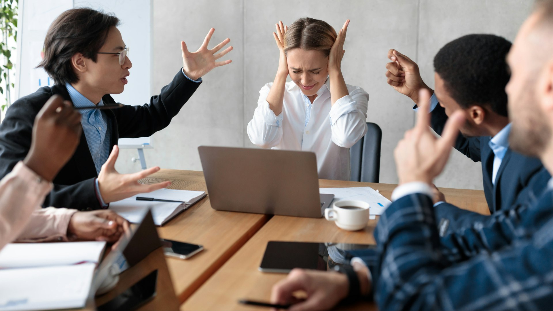 Colotis en désaccord lors de l'AG d'une ASL