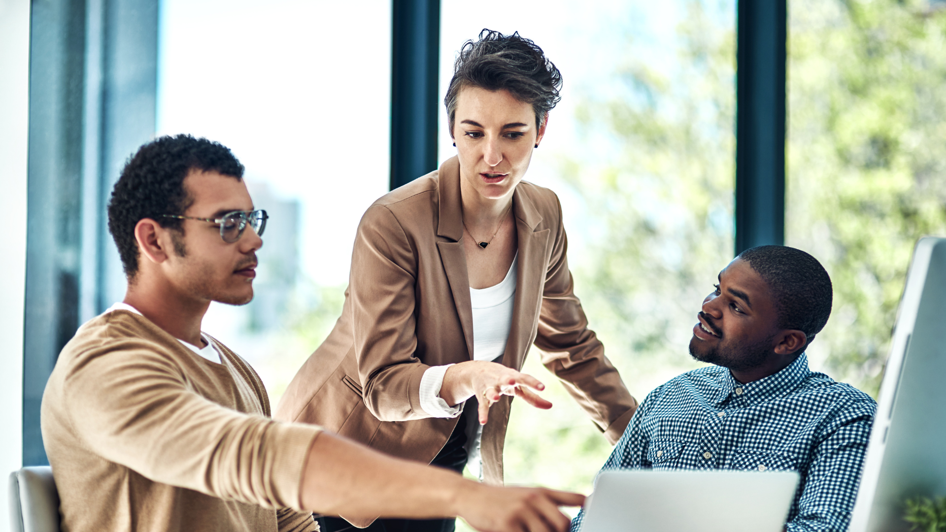 un professionnel neutre gère l'ASL