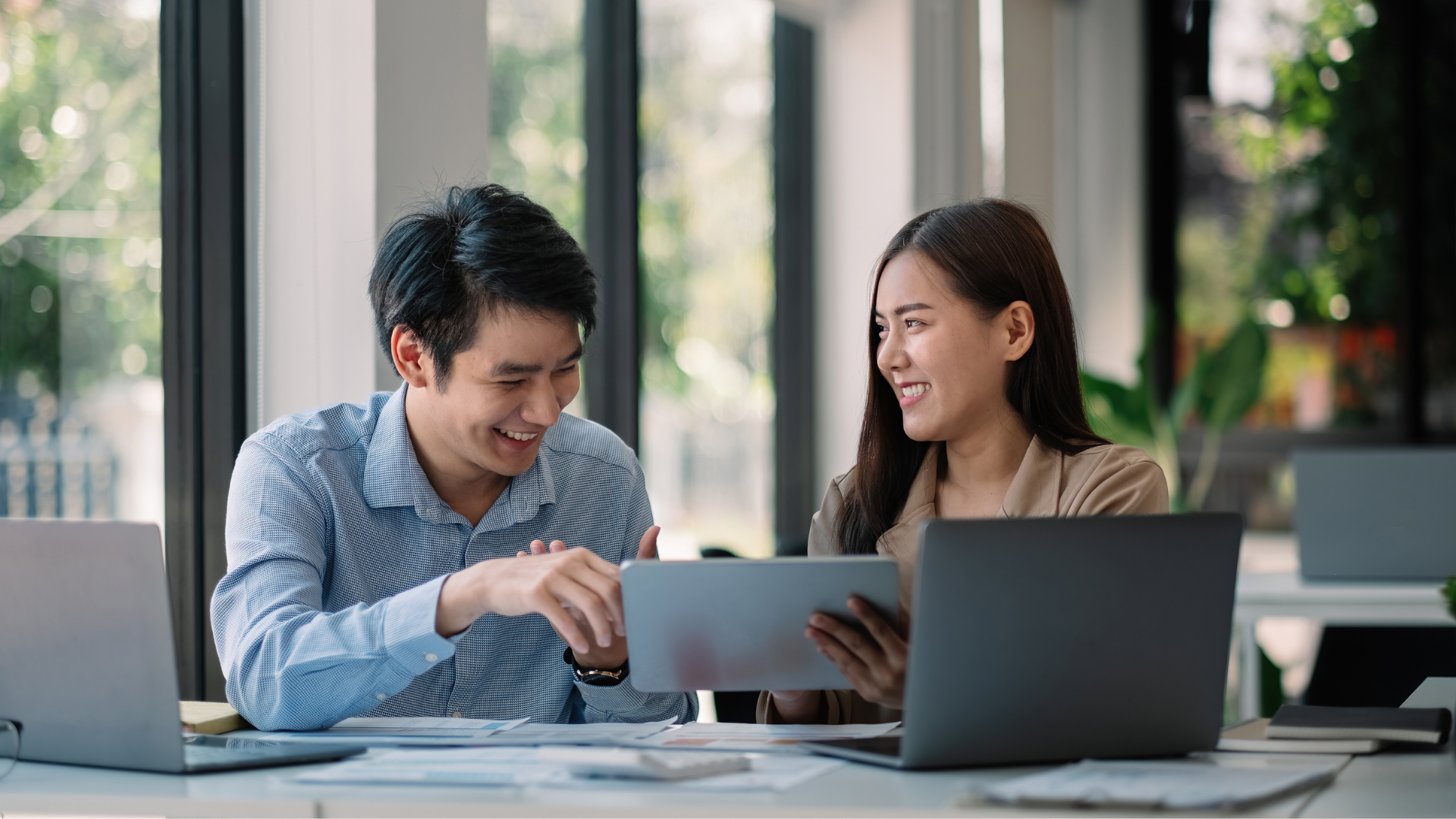 Membres bureau asl accèdent aux informations depuis une plateforme en ligne