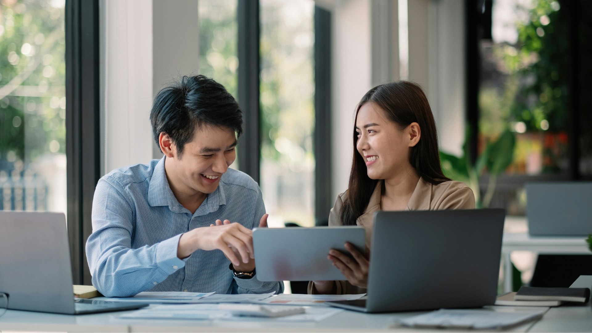 Membres bureau asl accèdent aux informations depuis une plateforme en ligne