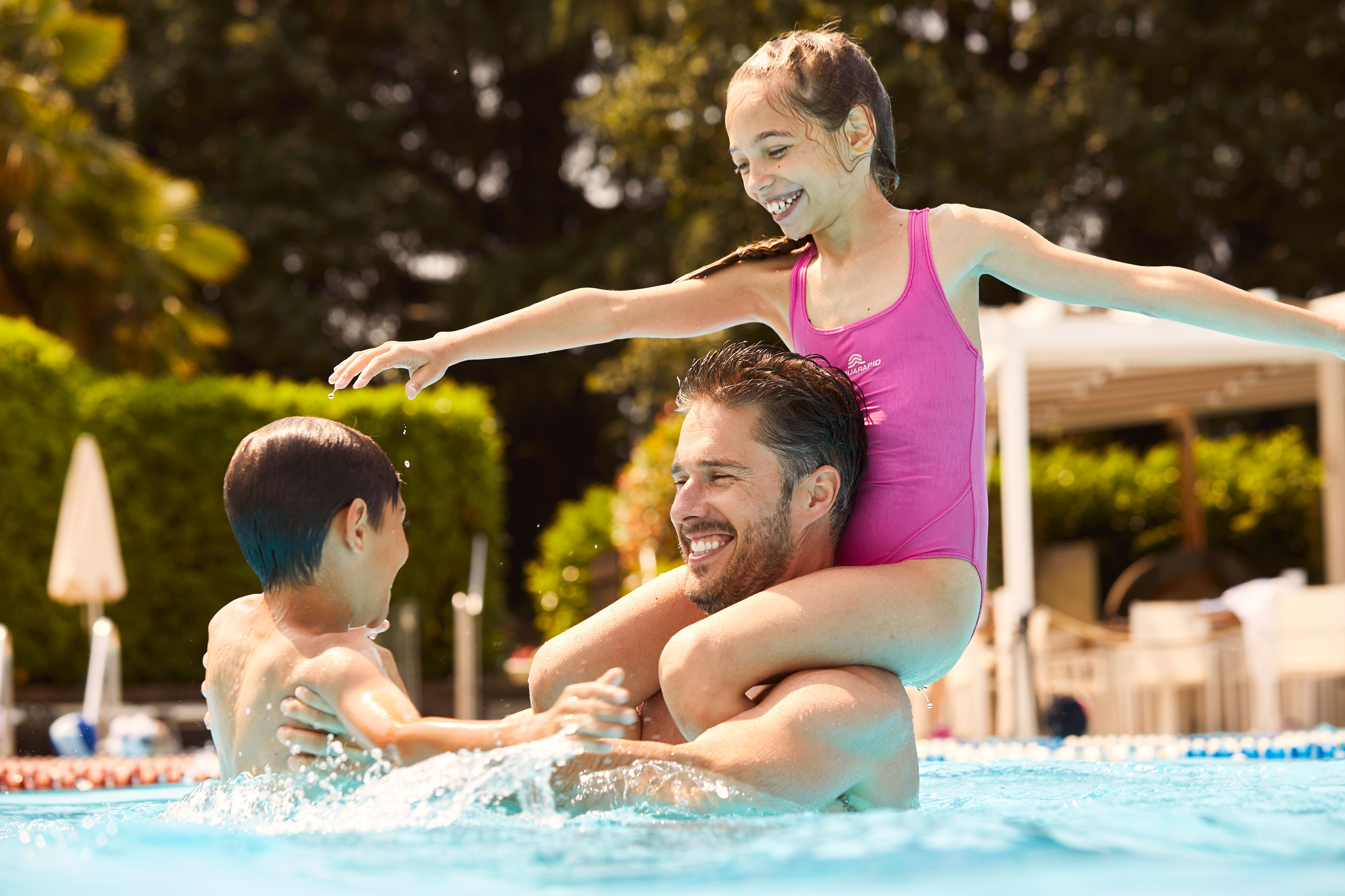Piscines familiales et cours de natation    