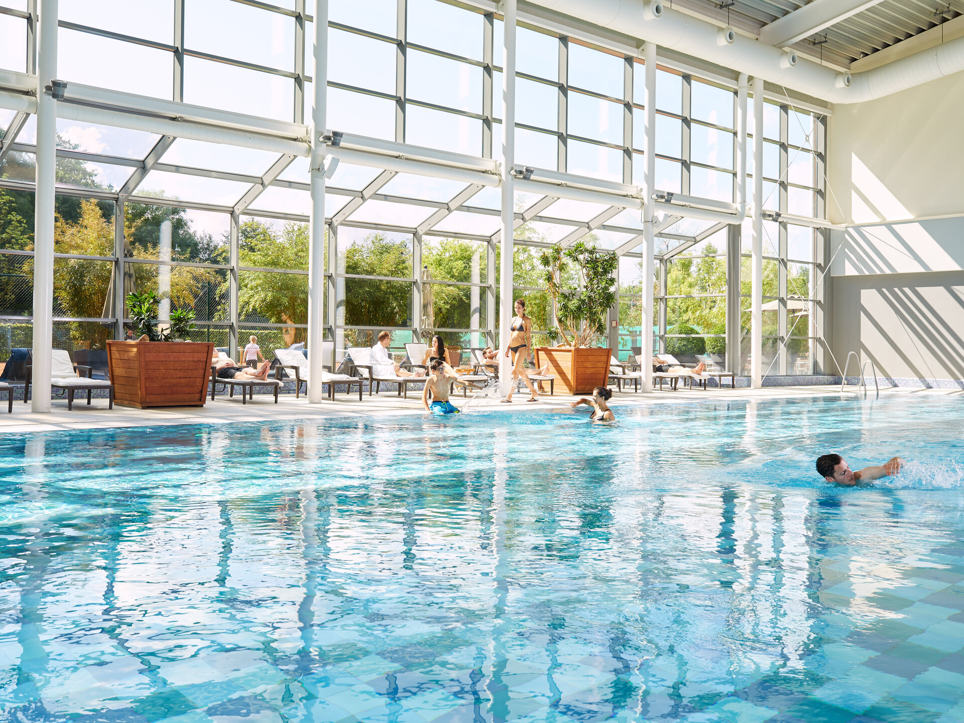 25 M HALLENSCHWIMMBAD