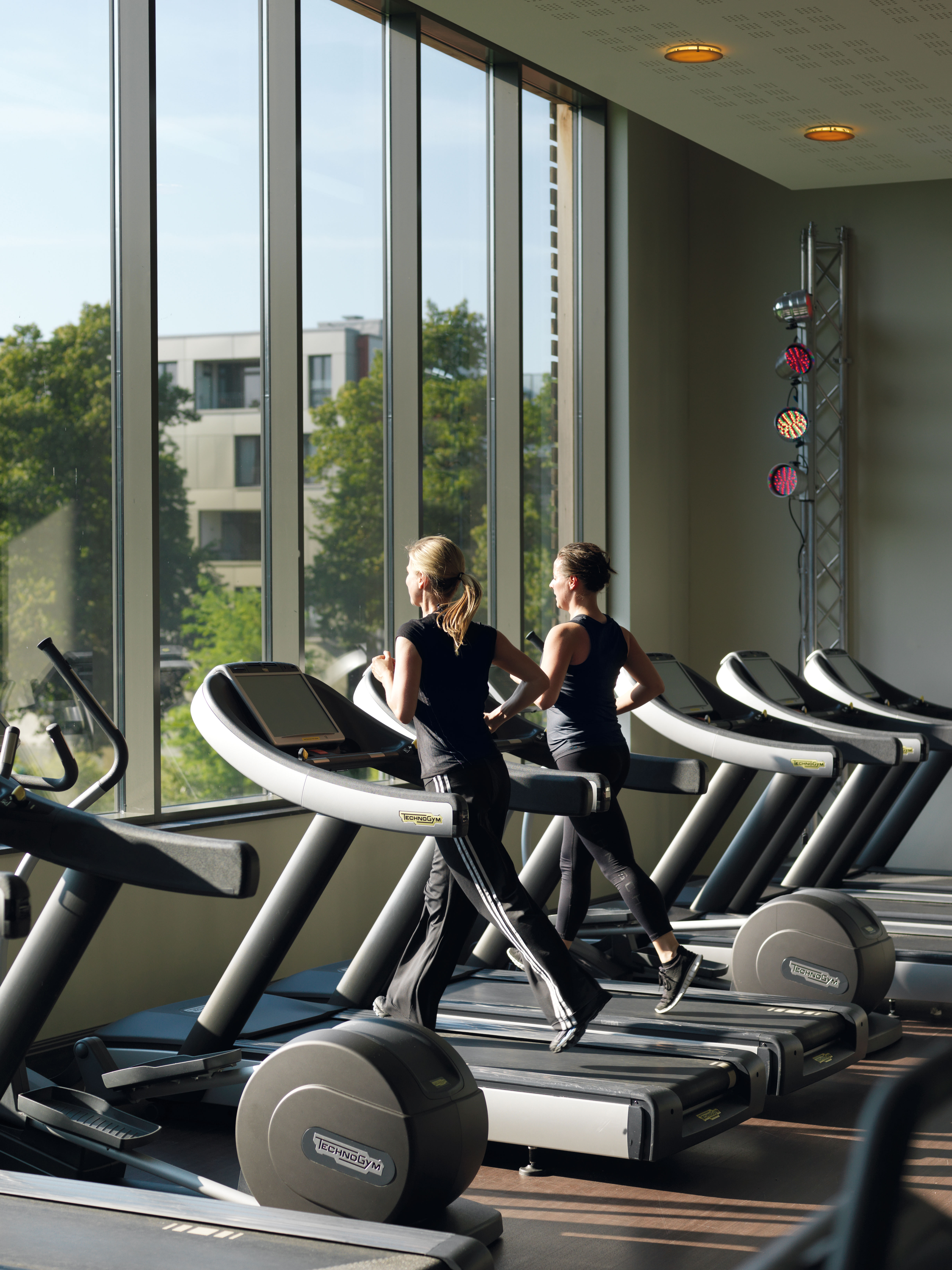 Complimentary access to the Club's exceptional facilities, from landscaped gardens to pristine pools, spa and fitness areas. 