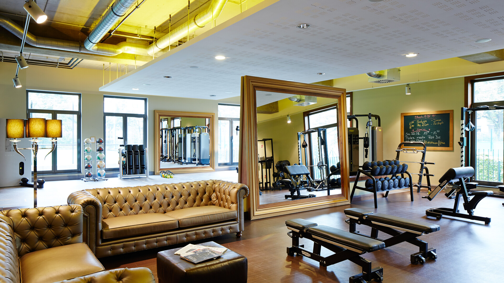 BRING A FRIEND - 11. BIS 17. DEZEMBER 2023