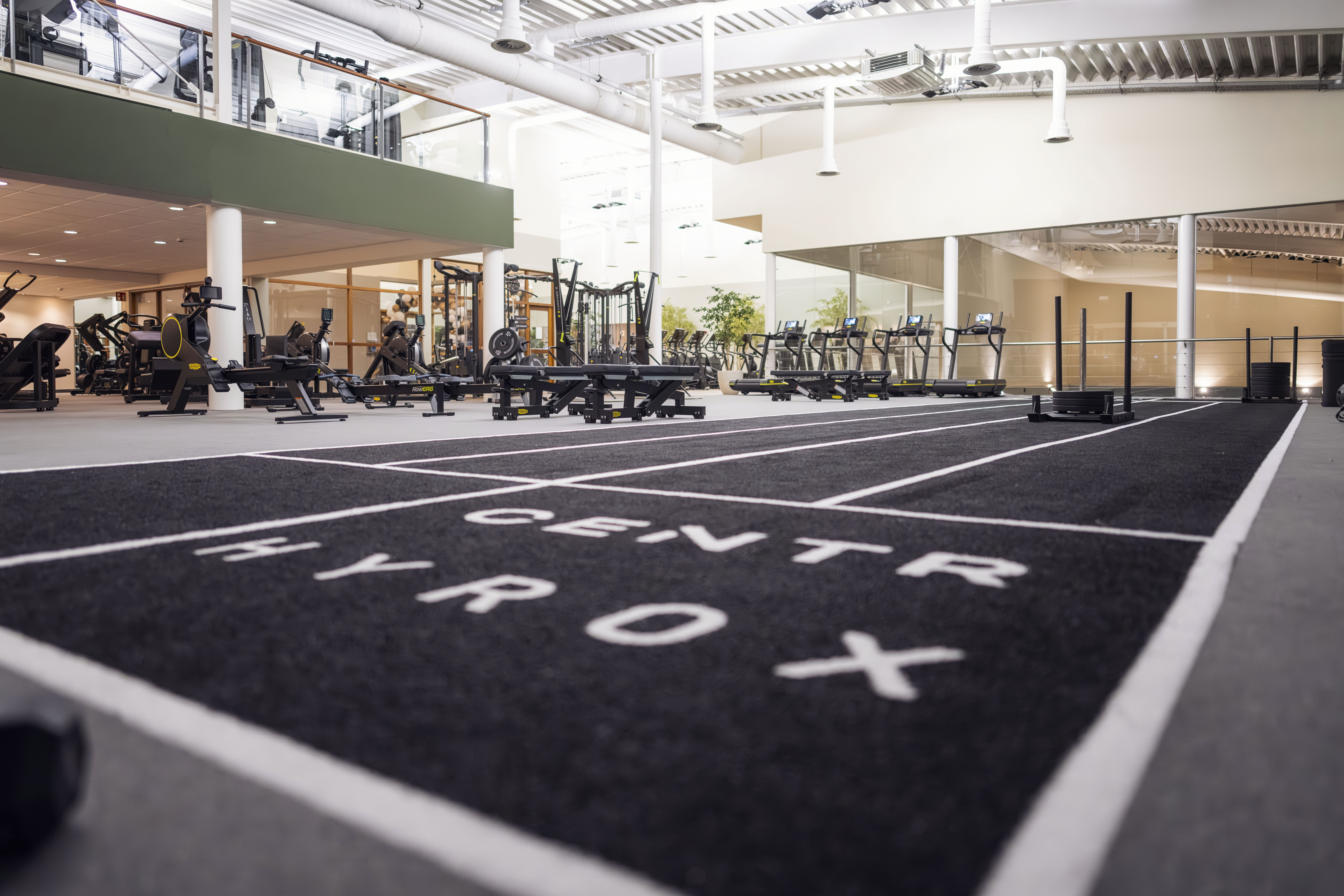 BRANDNEUE TRAININGSFLÄCHE