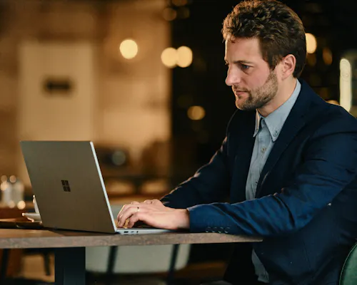 CO-WORKING & COMMUNITY