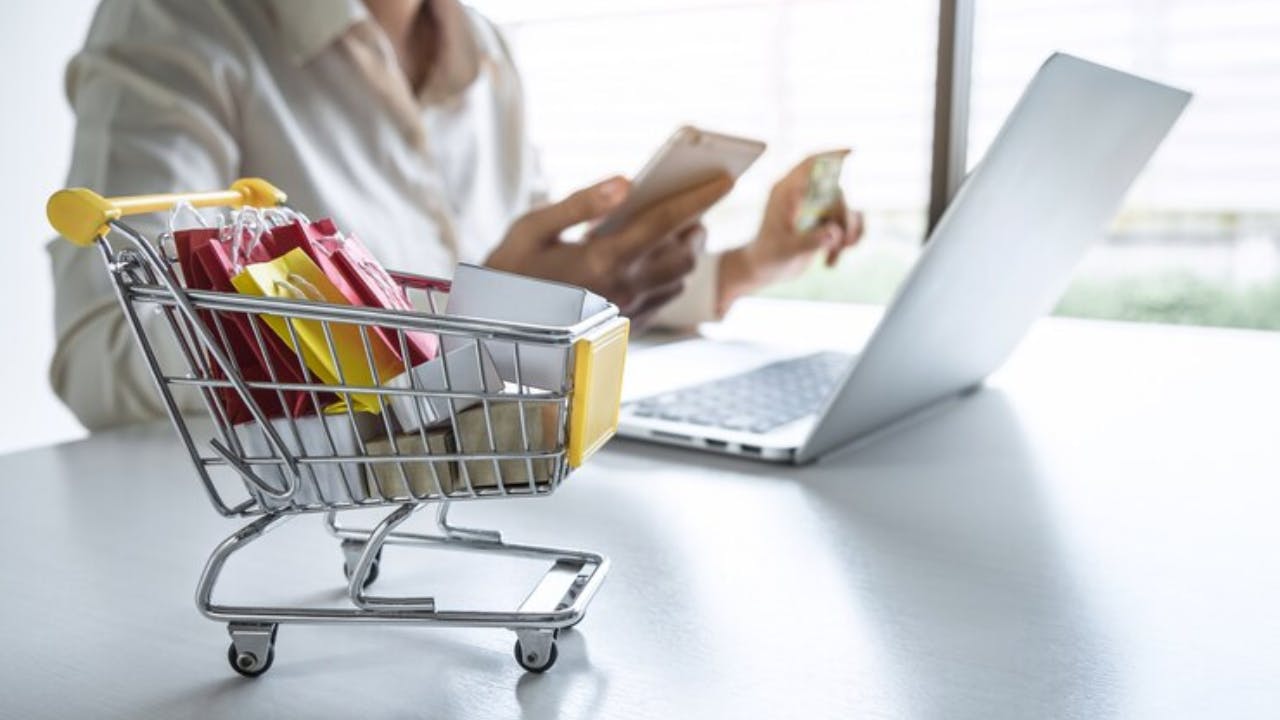 Imposto de 28% para Compras Internacionais de até US$ 50? Entenda a Proposta da Receita Federal