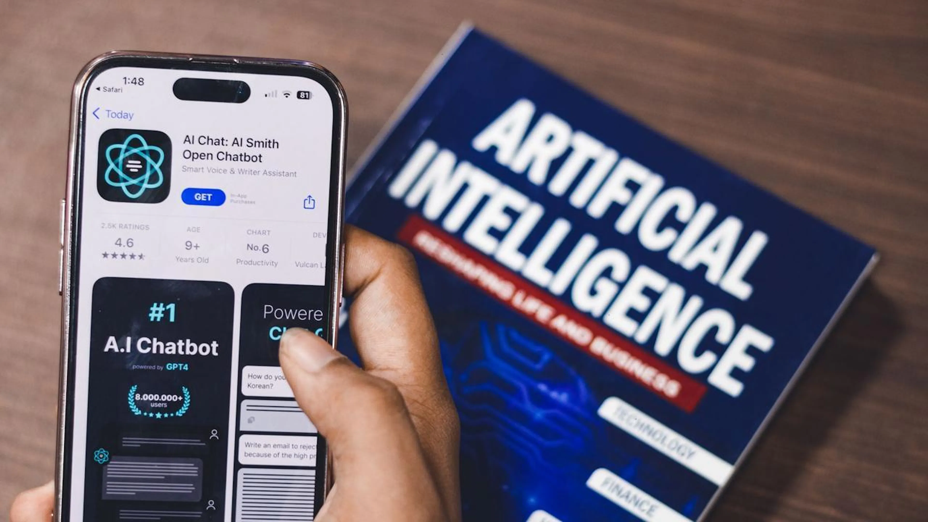Chatbot amigável automatizando atendimento no WhatsApp com toque humano.