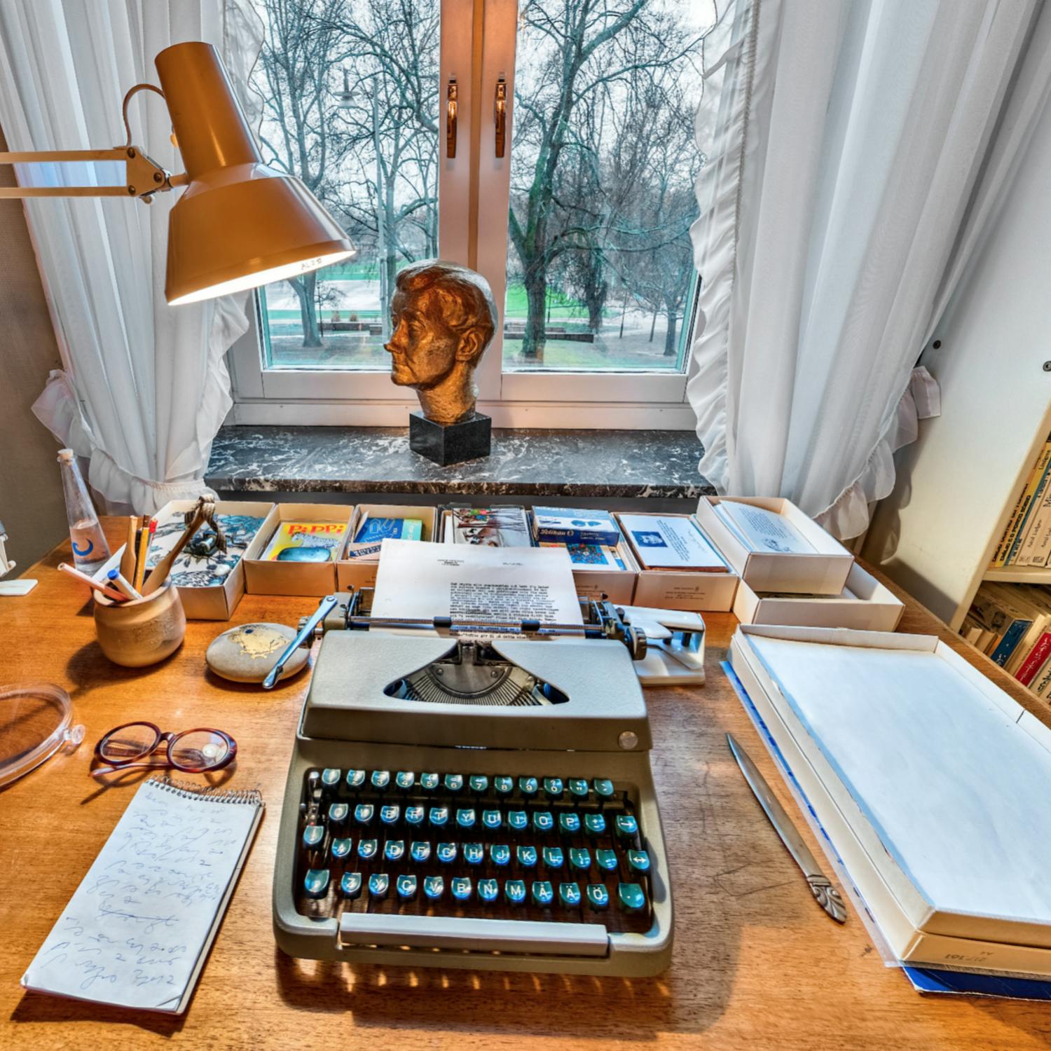 Astrids skrivbord på Dalagatan 46