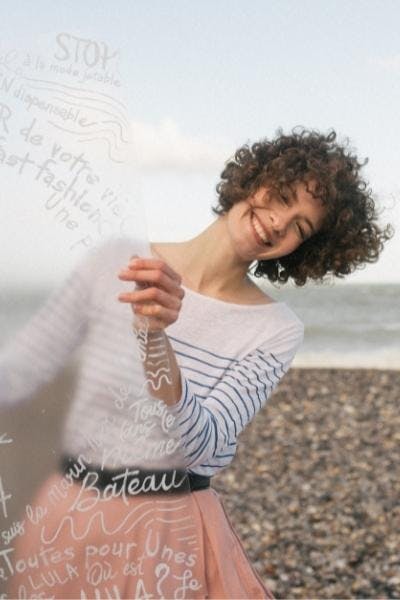 photo de la marinière Lula en lin certifié Master of Linen couleur bleu certifié Oekotex ecoresponsable
