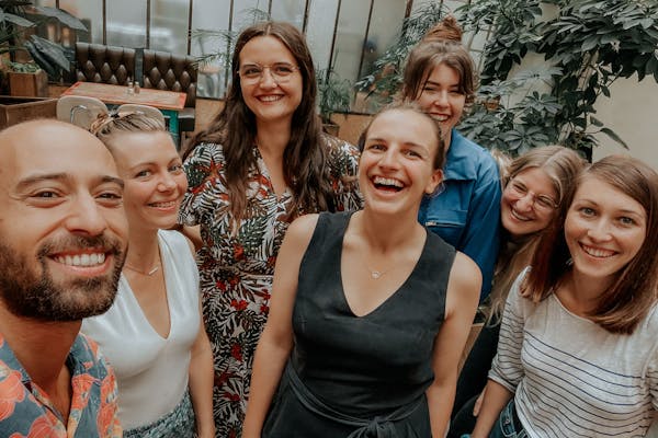 l'équipe atelier unes qui fait de la mode durable chaque jour
