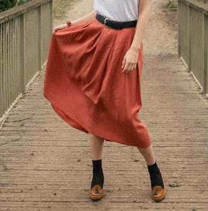 inspiration de la jupe midi couleur terracotta precommande production locale