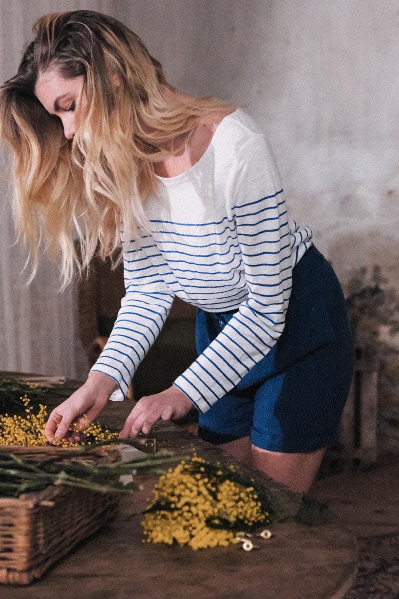 short eden en lin tisse bleu pour femme a enfiler atelier unes