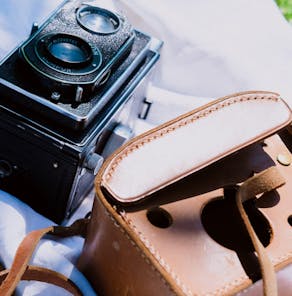 camera pour sportif en polo beige mode femme atelier unes