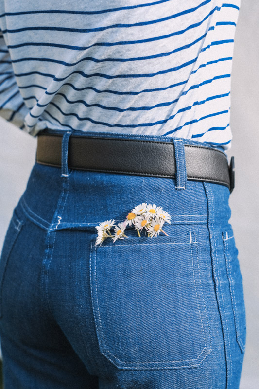 mariniere rayee lula atelier unes portee avec un jean