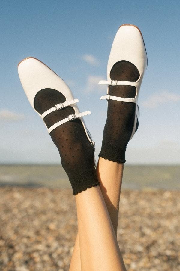 socquettes Daisy version plumetis en Qnova nylon recyclé et consignés en France