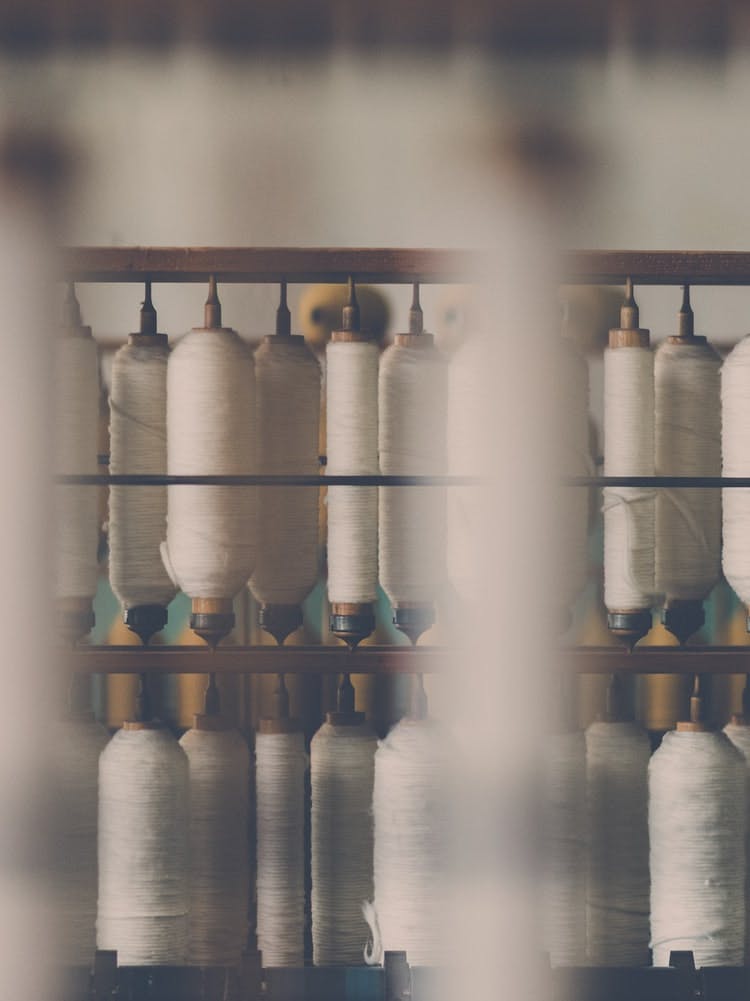 fil tricot maille nylon pour collant de femme atelier unes