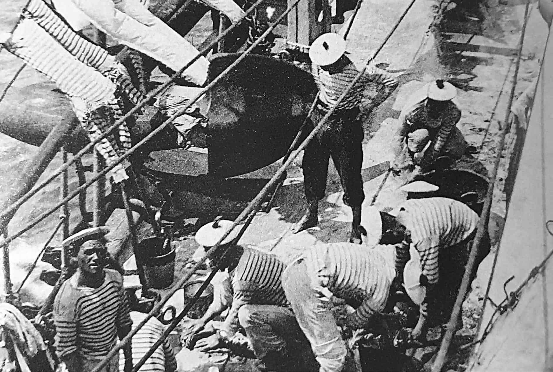 article histoire marinière vêtement issu du vestiaire marin mode pièce intemporelle à rayures symbole du style français