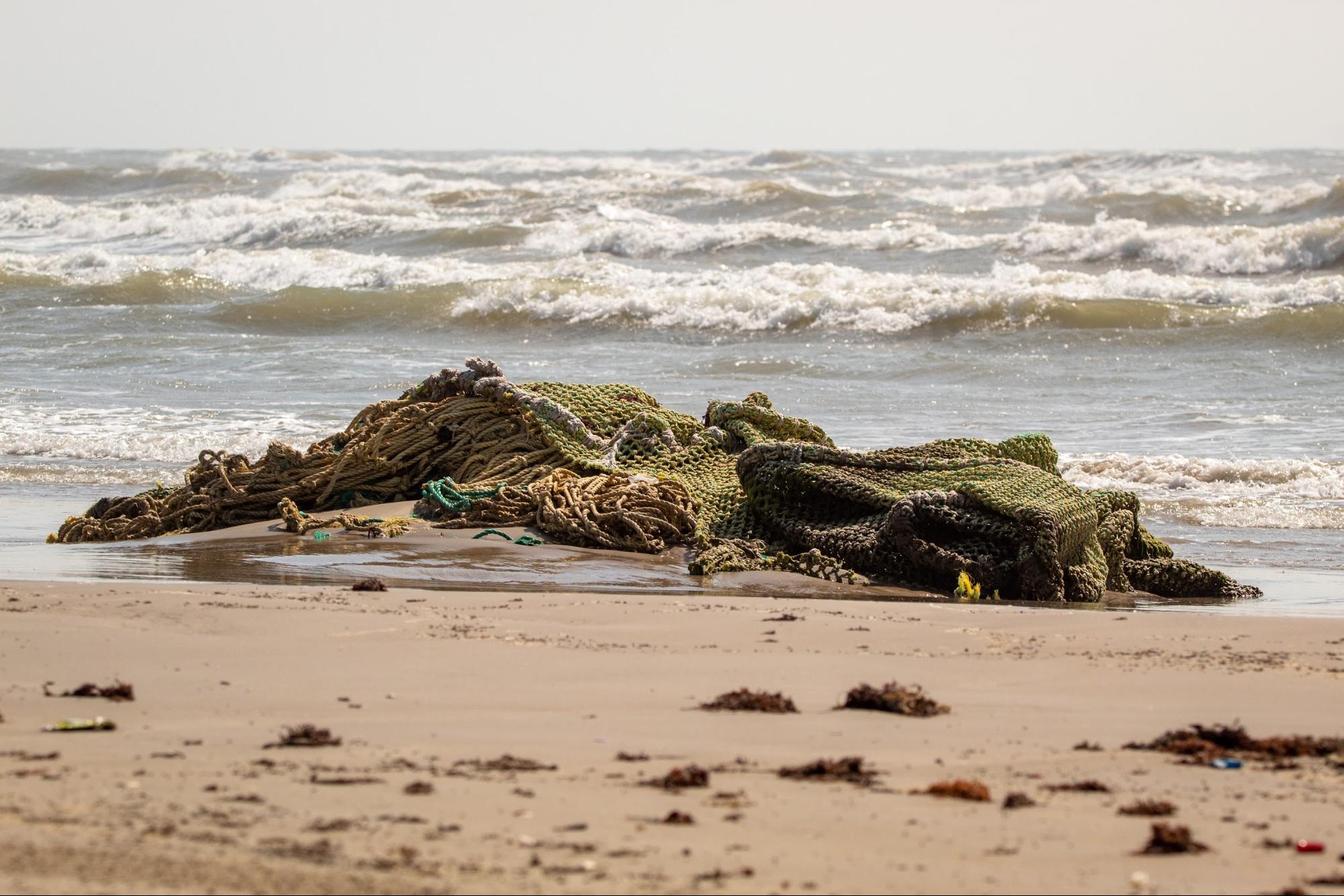 Filet de pêche sur plage