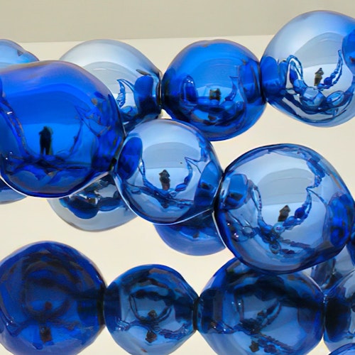 "Les Lacets Bleus" de Jean-Michel Othoniel
