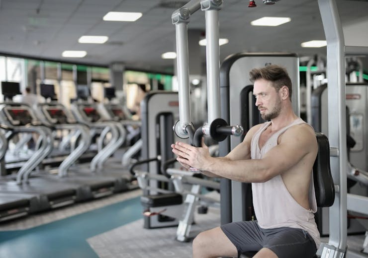 pec deck chest workouts for men