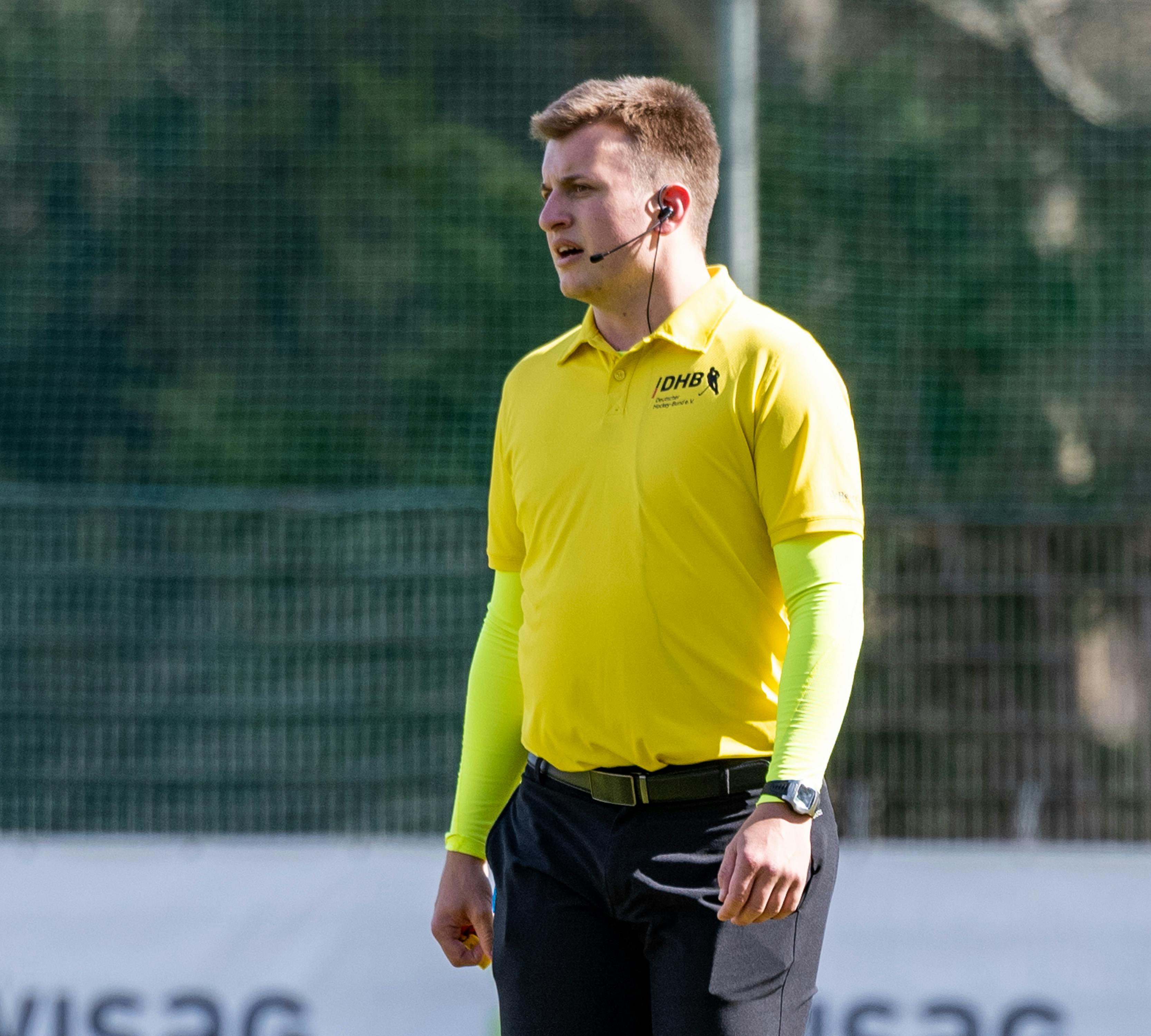 Referee Yannick Holzmueller, Chairman of the Bavarian youth hockey association