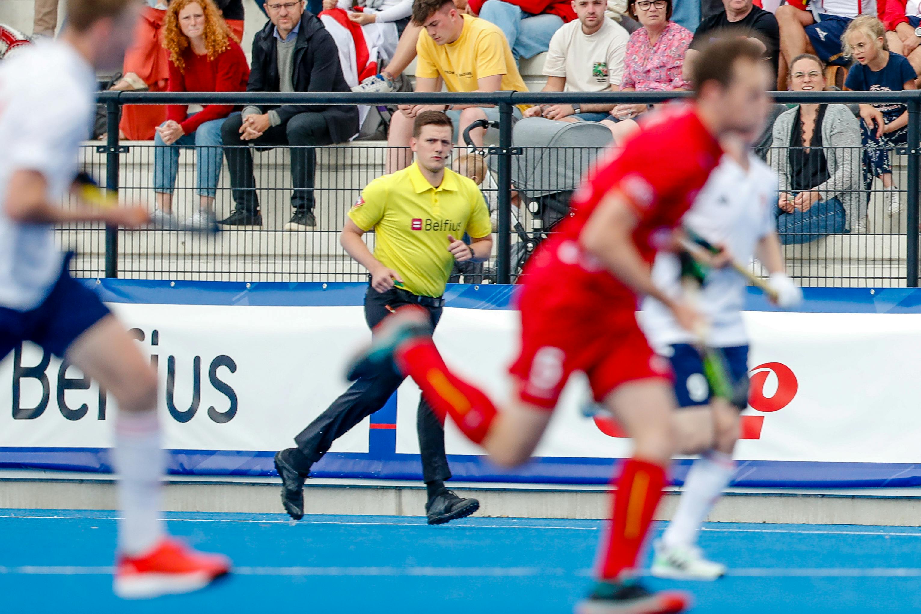 Schiedsrichter im Einsatz bei Hockey-Turnier