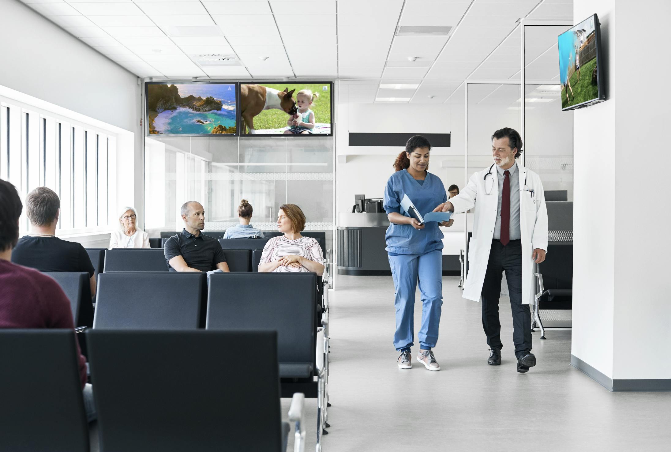 Waiting Room - two doctors talking in a medical room - Atmosphere TV