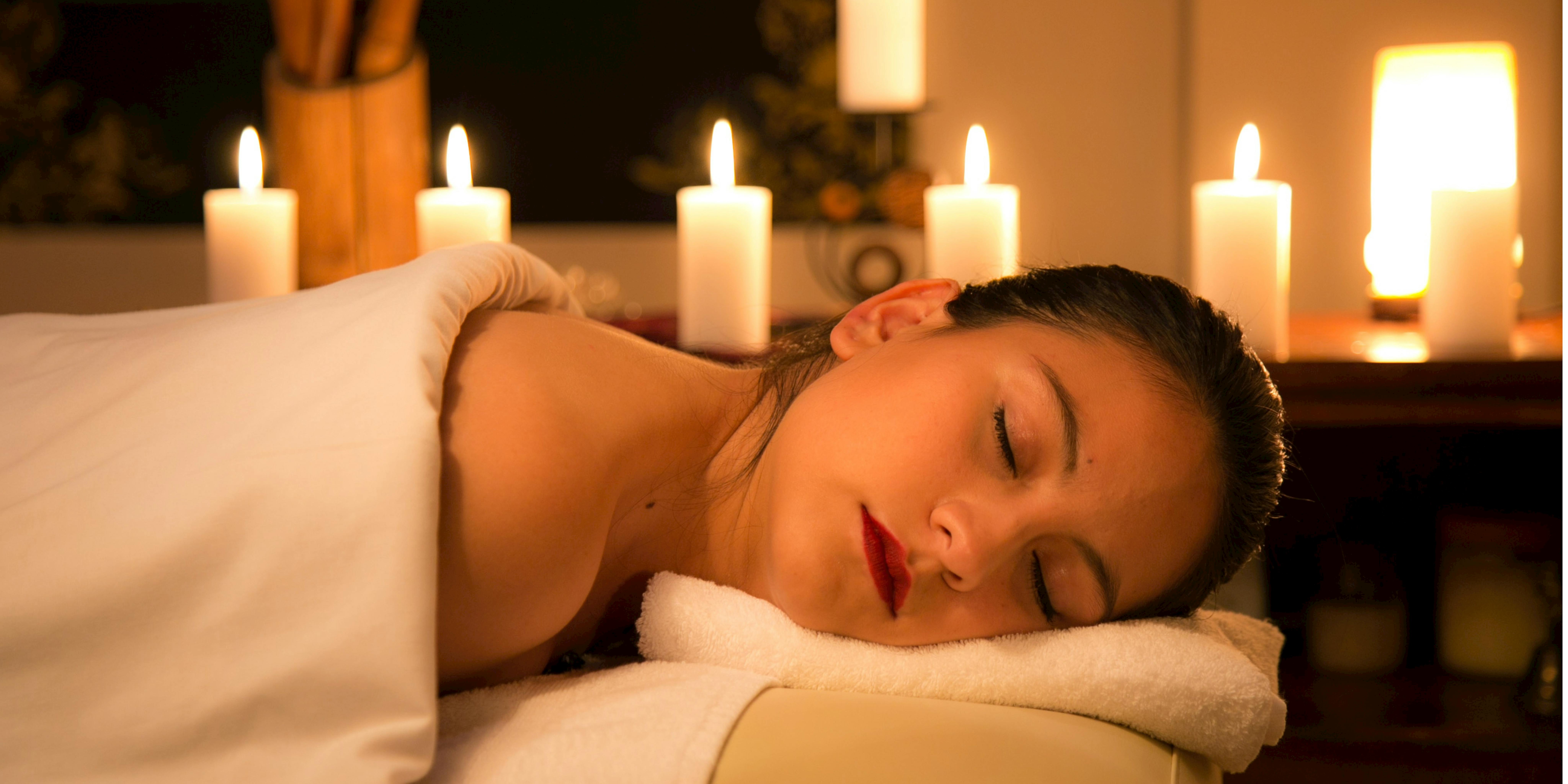 Modelage – massage aux huiles et aux pierres chaudes – détoxification – soin bien être – relaxation et détente – soin naturel – voyage intérieur – soigner naturellement.