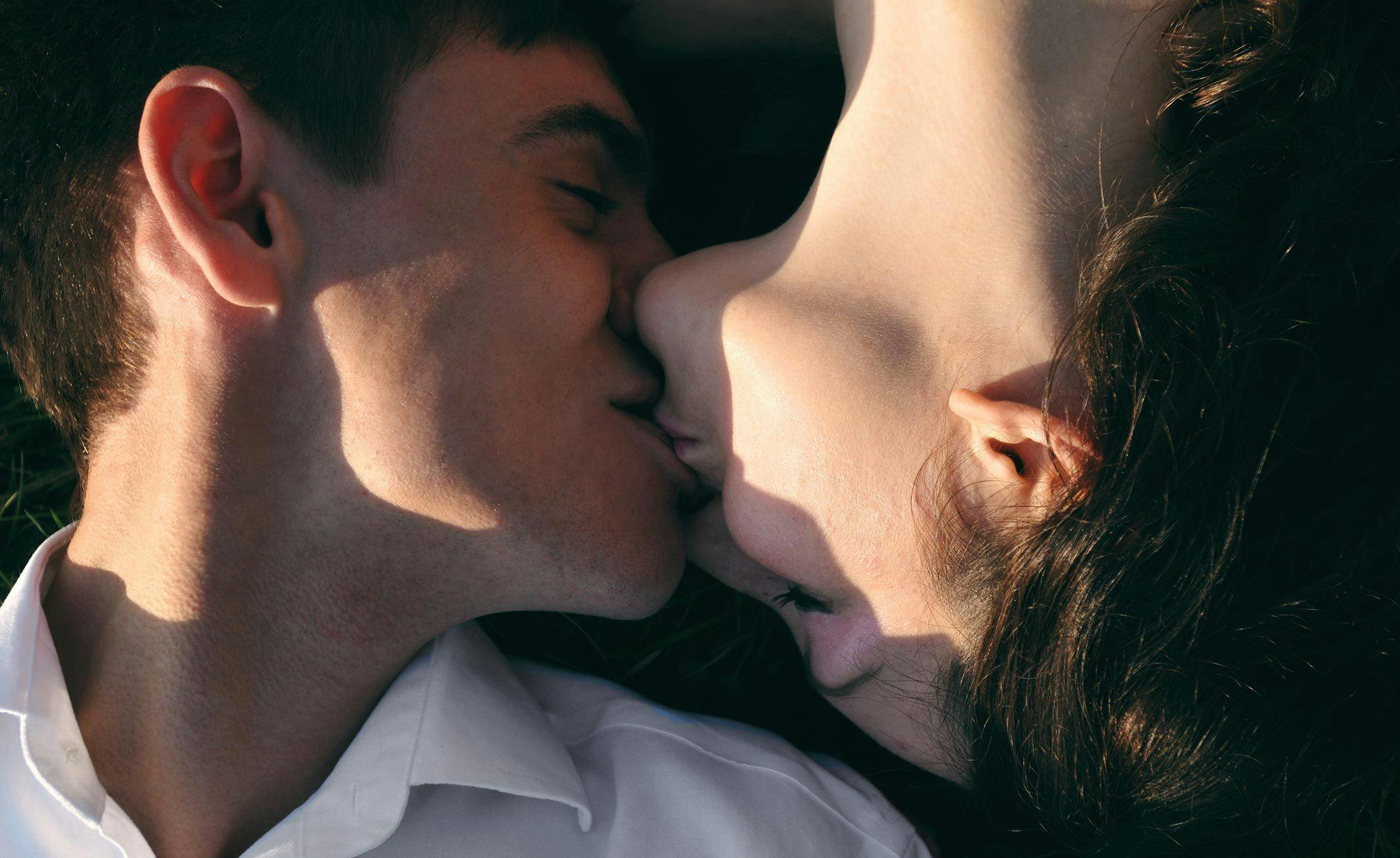 boyfriend and girlfriend kissing.