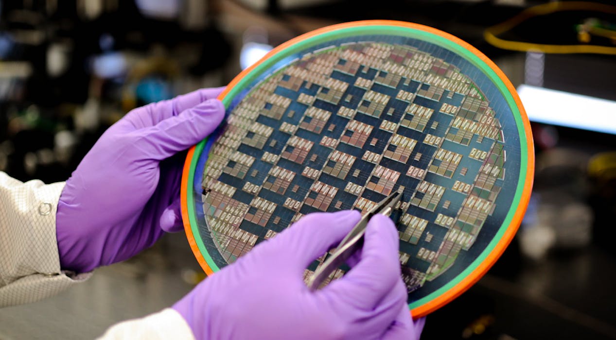 This is the silicon wafer of OURS’s second-generation “T2” lidar on-a-chip.