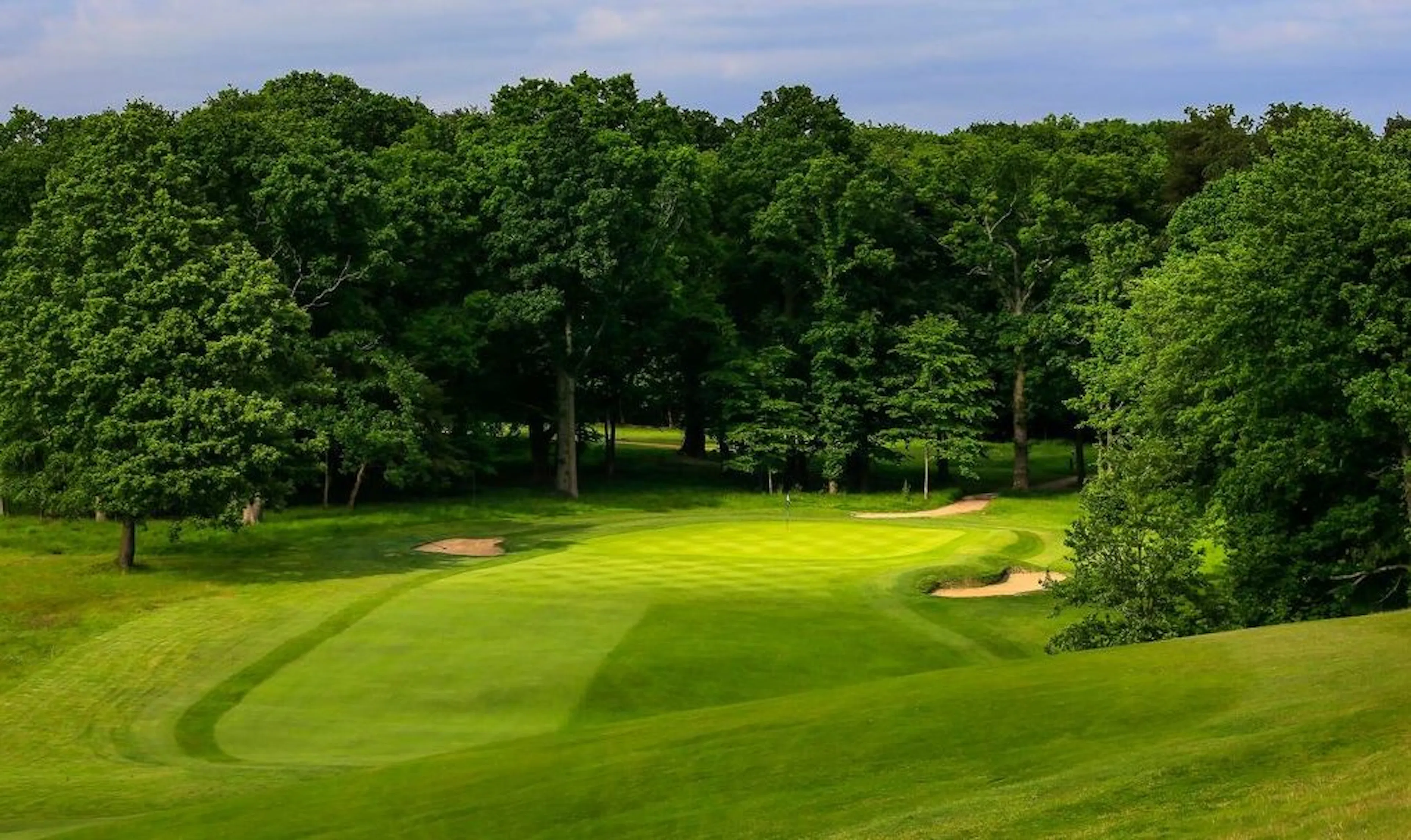 Downhill hole at Stoneham Golf Club in Hampshire. 