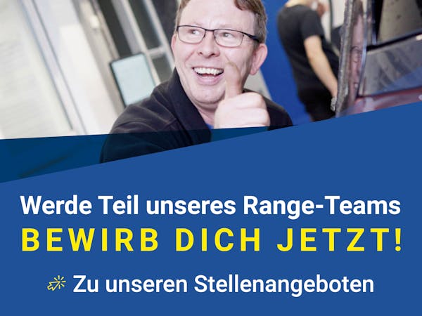 KFZ-Mechatroniker zeigt Daumen Hoch und fordert auf sich jetzt zu bewerben.