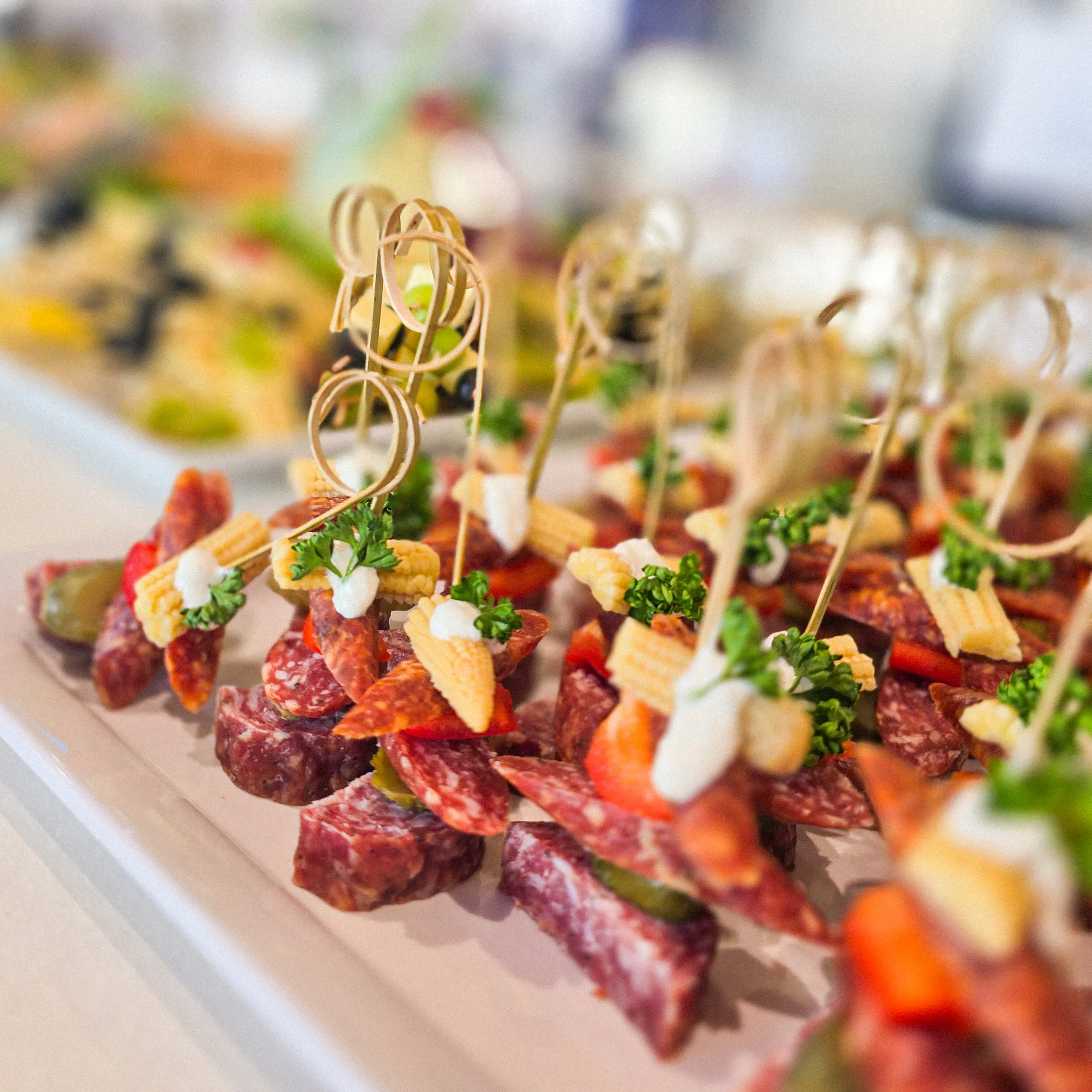 Spieße mit Wurst, Käse und Gemüse bei unserem Räderwechsel Brunch