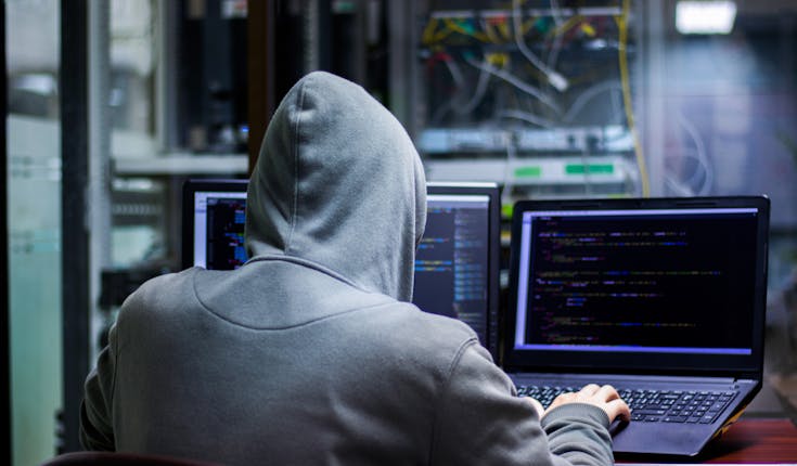 Por qué el IdC supone un riesgo para los fabricantes y cómo mitigarlo. Por qué el IdC supone un riesgo para los fabricantes y cómo mitigarlo.