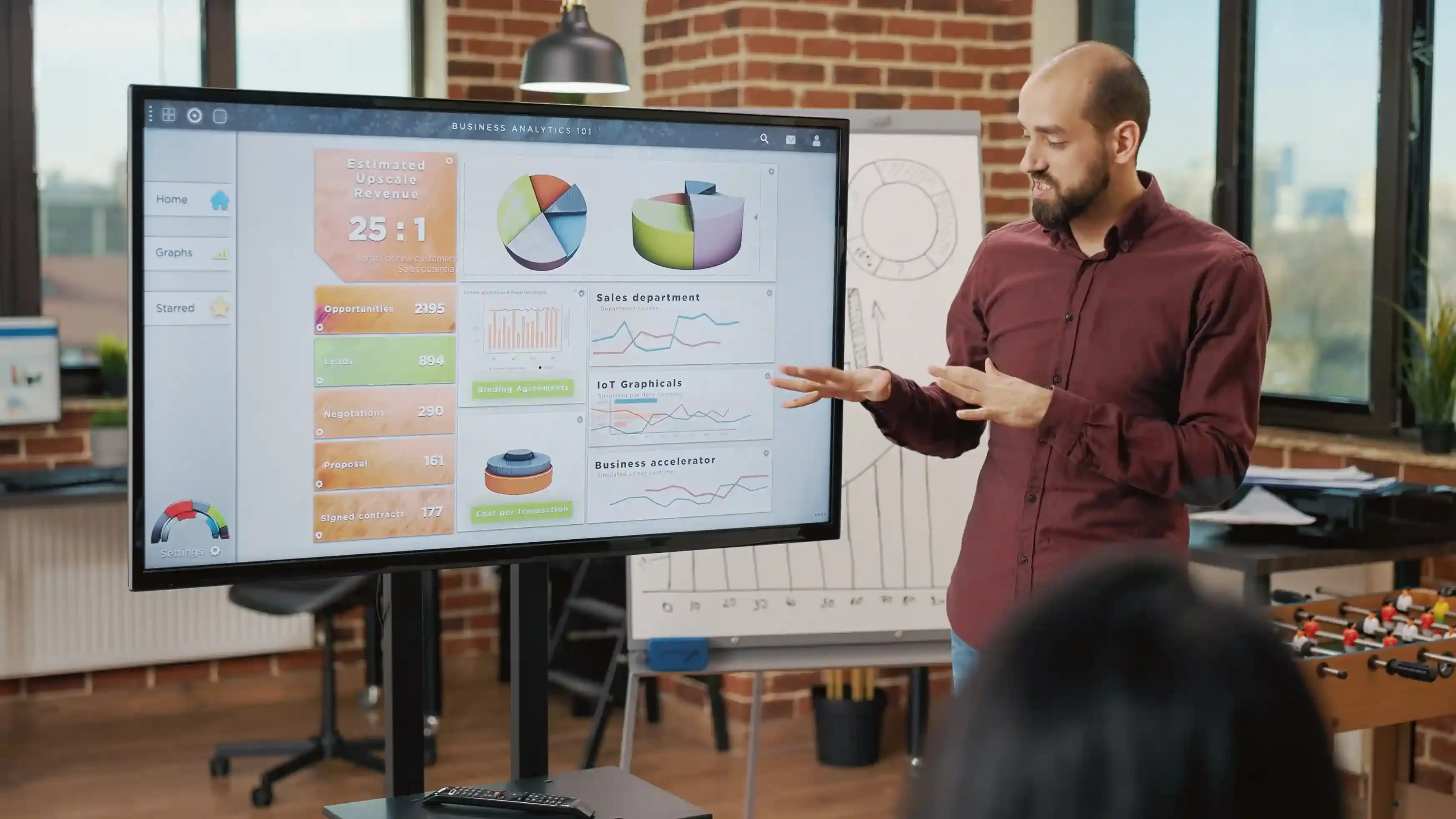 presenter sharing digital marketing strategy on screen