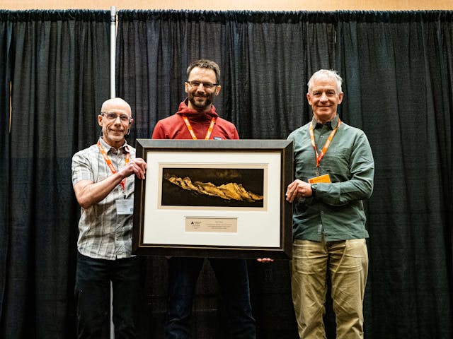 Pascal Haegli accepts the Avalanche Canada 2023 Gordon Ritchie Service Award