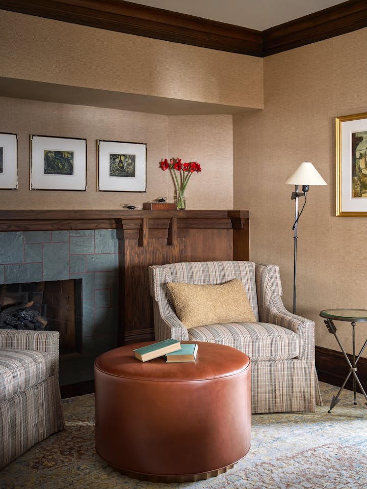 Abrams-Valenti-Luxury-Interior-Design-Ashland-Living-Room-Fireplace