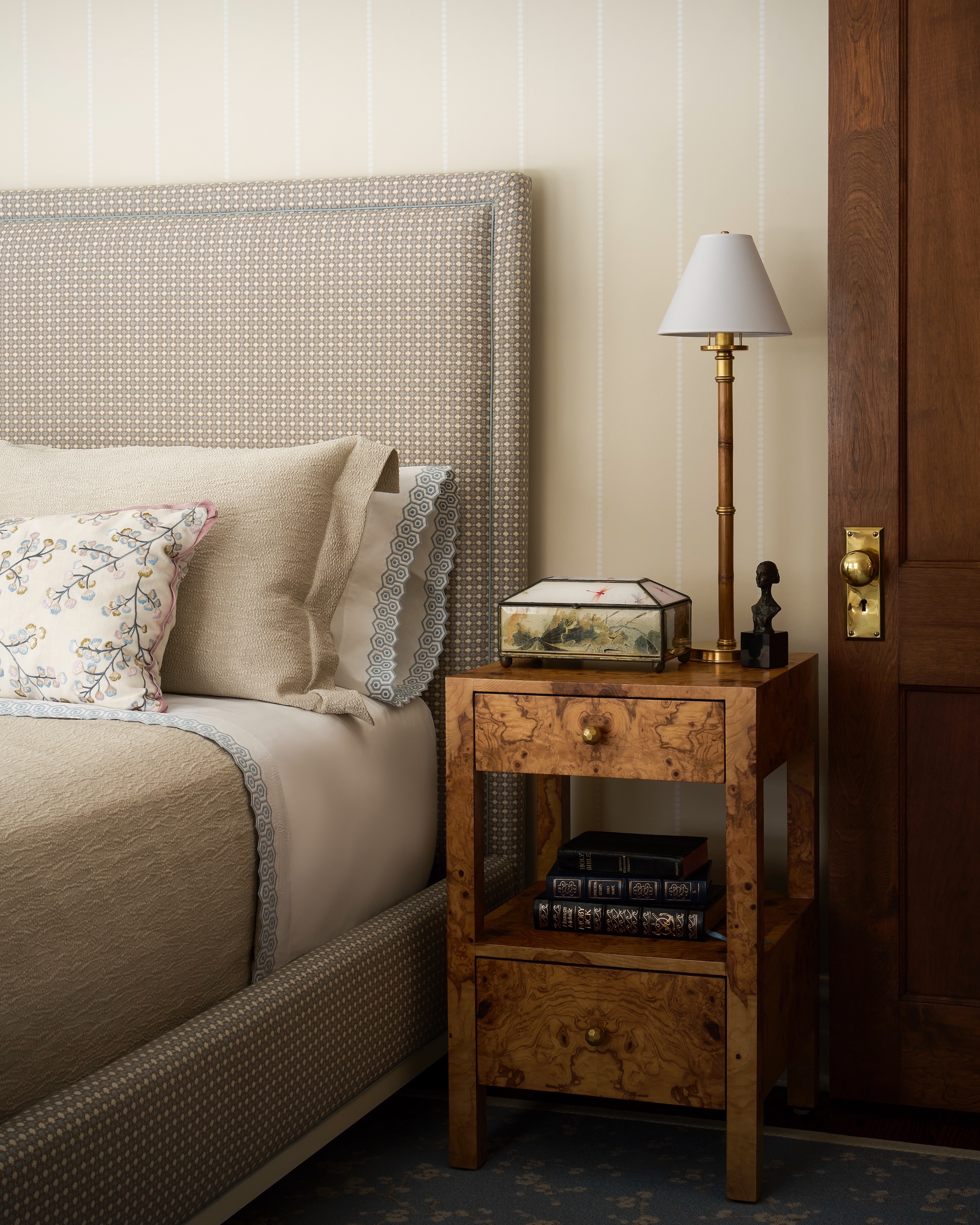 Abrams-Valenti-Luxury-Interior-Design-Ashland-Bedside-Table