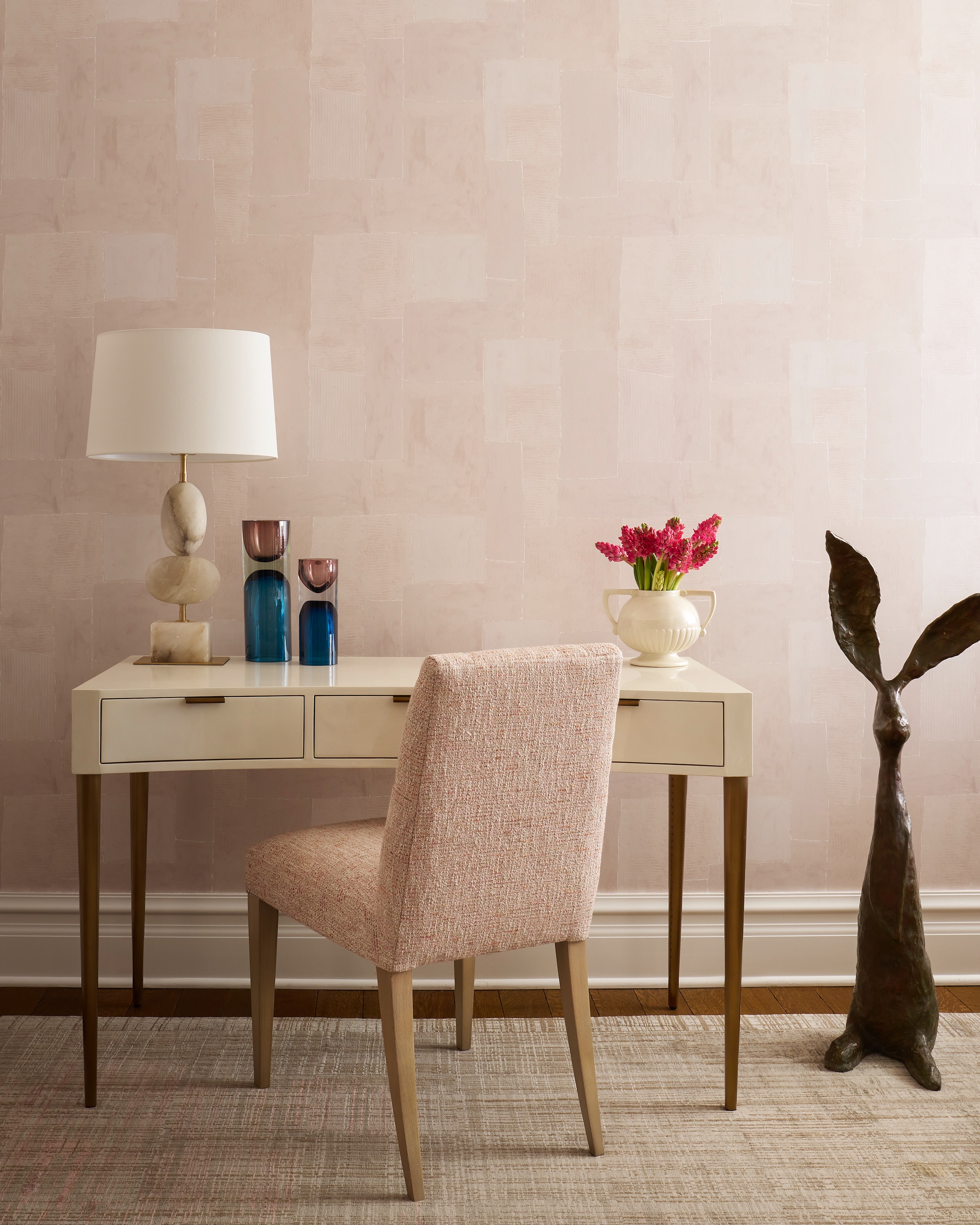 Abrams-Valenti-Luxury-Interior-Design-State-Desk