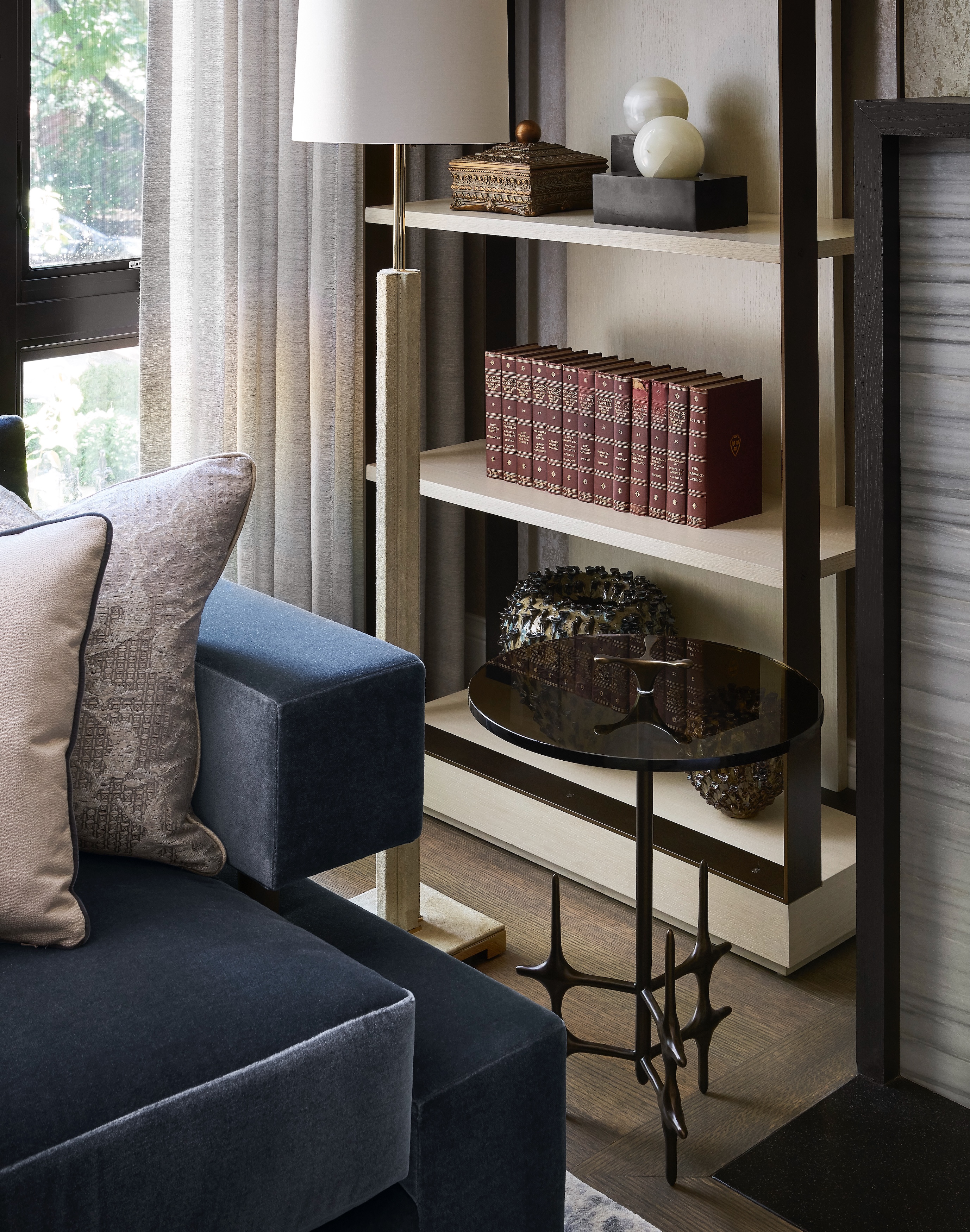 Abrams-Valenti-Luxury-Interior-Design-Fremont-Living-Room-Side-Table