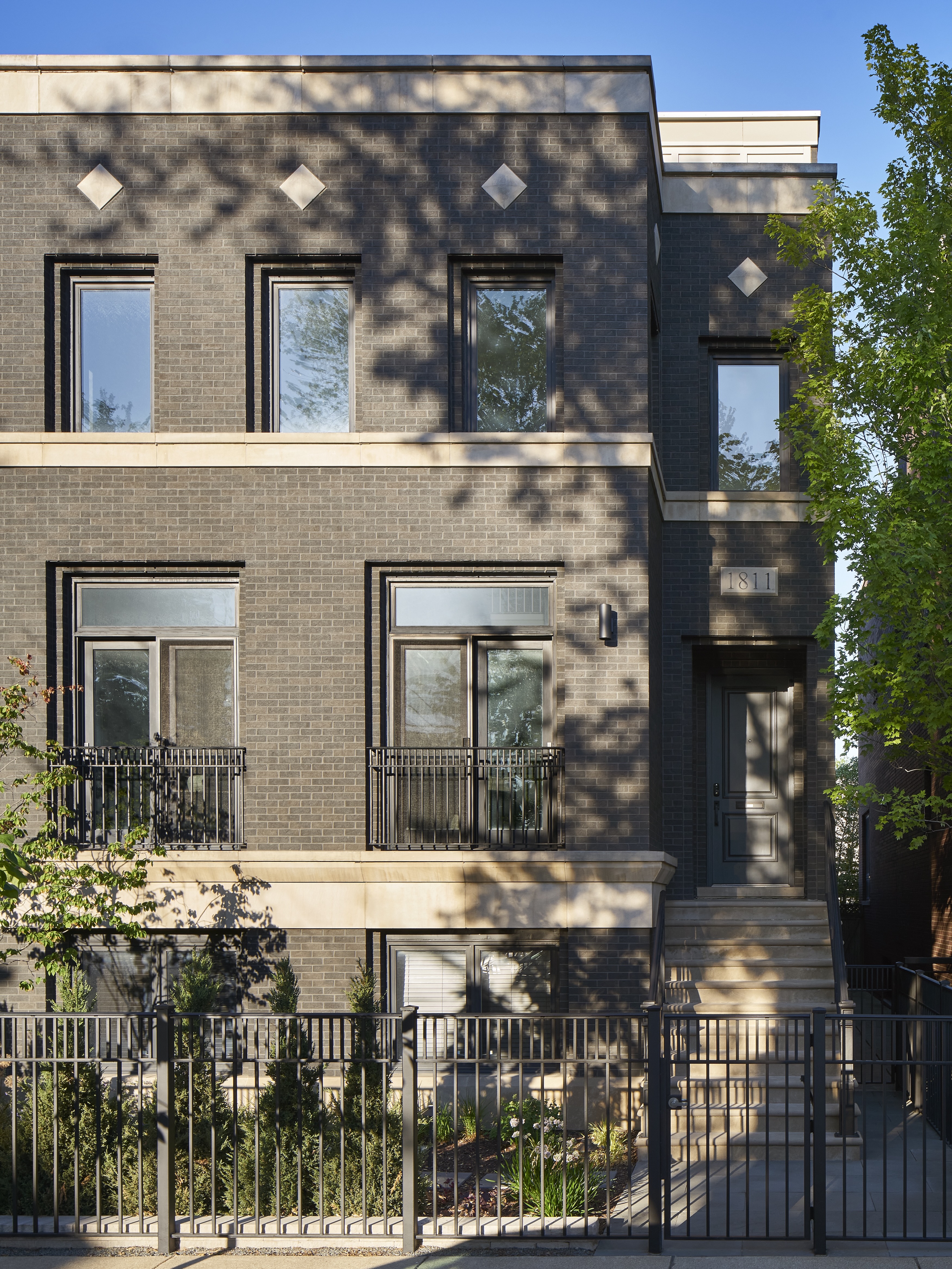 Abrams-Valenti-Luxury-Interior-Design-Honore-Modern-Exterior